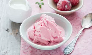 Iaurt îngheţat de căpşuni