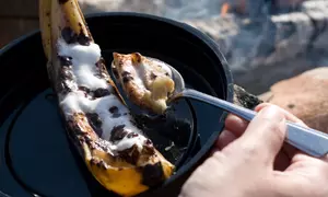 Banană coaptă cu umplutură la alegere