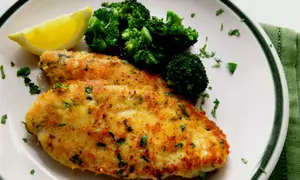 Pui în crustă de muștar și ierburi aromatizate