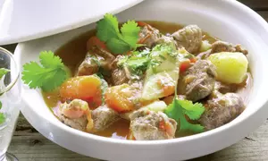 Tocana de miel in vas de lut