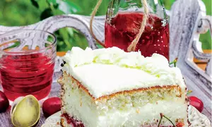 Prajitura cu cirese si nuca de cocos