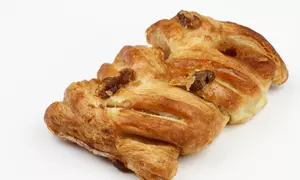 Împletitură de foietaj cu ciocolată din 3 ingrediente