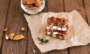 Batoane cu dovleac si migdale