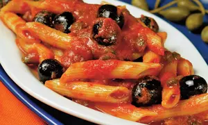 Paste cu sos de rosii si masline