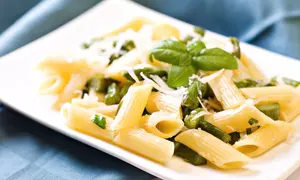 Penne cu pui si sparanghel