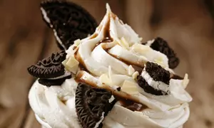 Spuma de vanilie cu biscuiti Oreo – 3 ingrediente