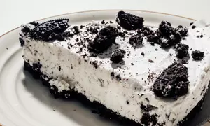 Cheesecake cu biscuiti Oreo fara cuptor