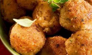 Chiftele crocante de pui cu mozzarella