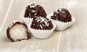 Bomboane Bounty din 4 ingrediente