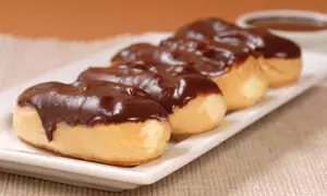 Eclere cu ciocolata si crema de vanilie