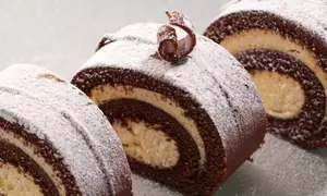 Rulada de ciocolata cu cocos