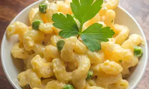 Macaroane cremoase cu legume