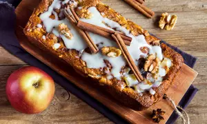 Chec de mere si scortisoara glazurat