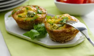 Briose cu broccoli si cascaval