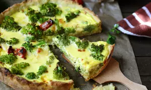 Tarta cu broccoli si cascaval