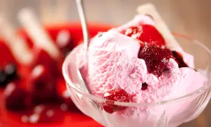 Inghetata de capsuni cu iaurt