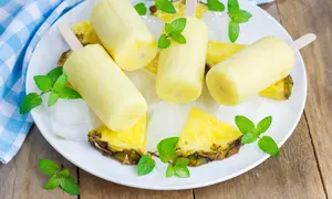 Inghetata de iaurt cu ananas si cocos (Pina Colada)