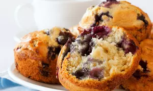 Briose cu banane si afine