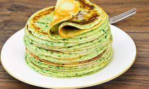 Clatite aperitiv cu spanac