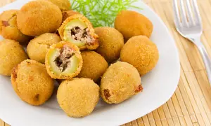 Masline pane umplute cu branza si usturoi