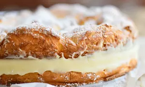 Tort ecler cu frisca si crema de vanilie