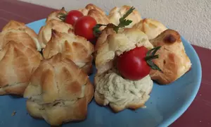 Eclere aperitiv umplute cu avocado