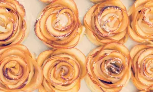 Trandafiri cu mere – Rulouri de foitaj cu mere