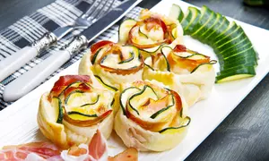 Trandafiri de dovlecei cu bacon si usturoi