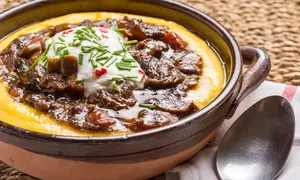 Tocanita de ciuperci cu mamaliguta