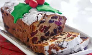 Chec de Craciun cu fructe uscate si nuci
