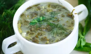 Ciorba de urzici cu usturoi