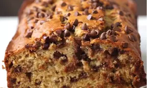 Banana Bread cu fulgi de ciocolată