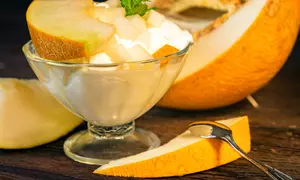 Înghețată de pepene galben și piersici