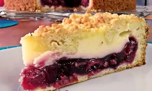 Placintă nemteasca cu vișine și smântană