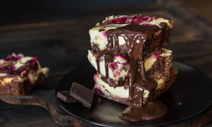 Negresă cu mascarpone și ciocolată albă