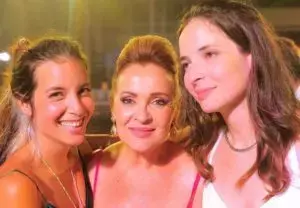 Florin-Piersic-Gabriella-Werner-cu-fetele-ei-300x208-1