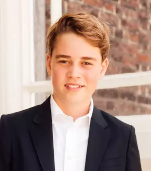 Prințul George a devenit adolescent! Portret oficial la împlinirea vârstei de 13 ani. Cât de mult a crescut fiul lui William și Kate