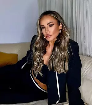 Cum arată casa Dianei Munteanu: Imagini din vila de lux din București. Vedeta are un dressing uriaș și o colecție impresionantă de genți