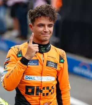 Triunghi amoros în Formula 1? Lando Norris a trecut de la o influenceriță celebră direct în brațele unei actrițe din „Sex/Life”