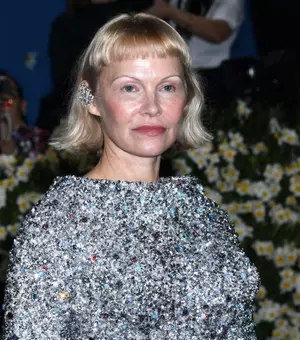 Pamela Anderson vrea să renunțe la numele care a consacrat-o la Hollywood. Motivul pentru hotărârea radicală