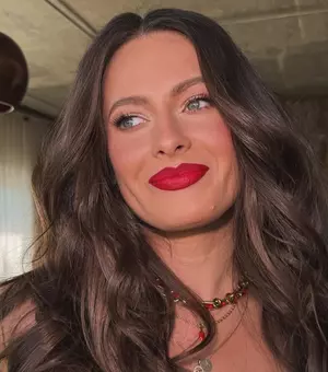 Raluka, vacanță de lux în Kefalonia. Costumul de baie roz cu care artista a făcut furori pe Instagram: „Ca o sirenă!”