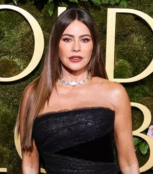 Sofia Vergara a lăsat pe toată lumea fără cuvinte în Beverly Hills. A furat privirile într-o rochie roșie ca focul: „Cum să arăți așa la peste 50 de ani?!”