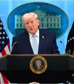 Valiza secretă din Palm Beach: Cum a ajuns arhiva intimă a lui Donald Trump într-un magazin second-hand
