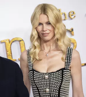 Nuntă ca-n povești! Claudia Schiffer și Matthew Vaughn sărbătoresc 24 de ani de căsnicie. Supermodelul a publicat o fotografie rară de la nunta lor