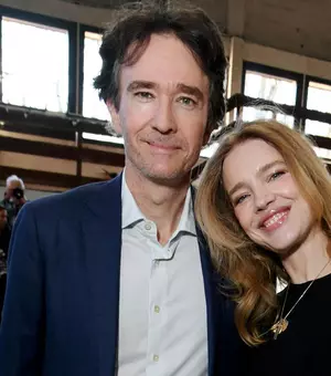 Natalia Vodianova este însărcinată pentru a șasea oară! Supermodelul a dat vestea pe coperta Vogue France. Pictorialul i-a cucerit pe fani