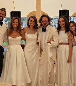 Vedetele au dat startul verii! Florin Dumitrescu, Andreea Marin și imaginile de poveste din online