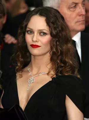 Colaborarea Vanessa Paradis si Chanel continua