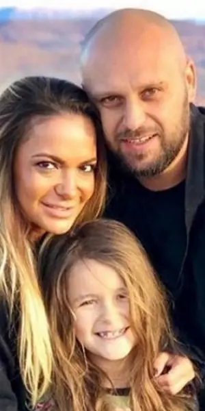 Andreea Antonescu Despre RelaÈ›ia Cu Traian Spak El Intotdeauna M A SusÈ›inut È™i A Fost LangÄƒ Mine Romanesti Vedete Unica Ro