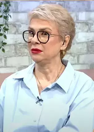 teo trandafir in platou