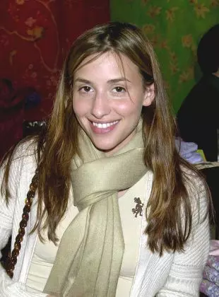 Melanie Blatt8